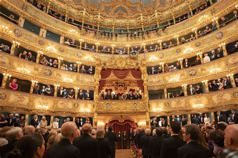 Il Concerto di Vincenzo: Una Notte Incontenibile di Musica e Passione!